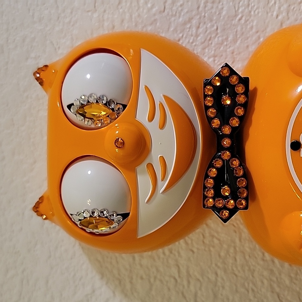 Jeweled Festival Orange Delight Kit Kat Cat Klock Clock - Picture 3 of 5